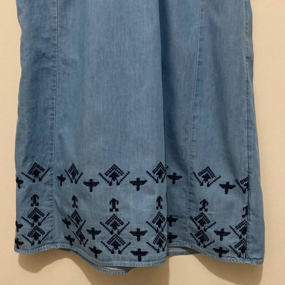 Crown & Ivy Blue Kids Dress with Embroidery in great preowned condition Sz16